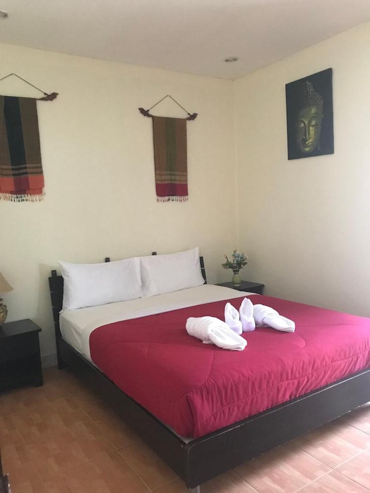 Green Mango Guesthouse Patong Luaran gambar