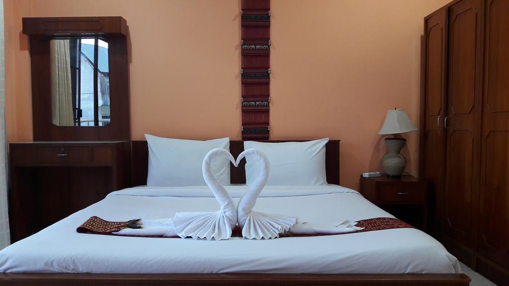 Green Mango Guesthouse Patong Luaran gambar